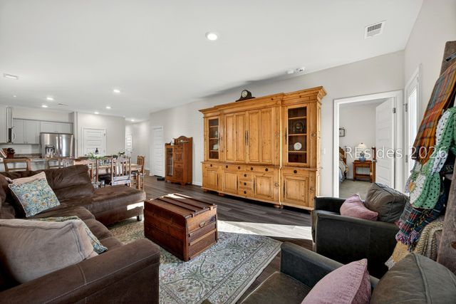 262 Holiday St, Ridgeland, SC 29936