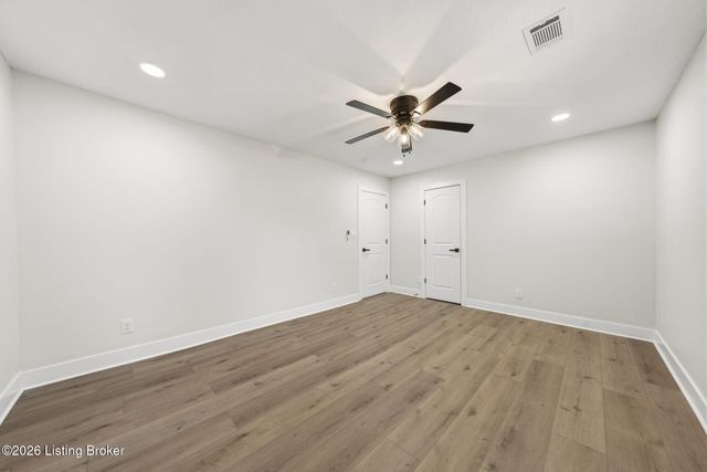 3430 Hodgenville Rd, Elizabethtown, KY 42701