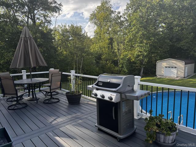 6 Russett Lane, Wappingers Falls, NY 12590