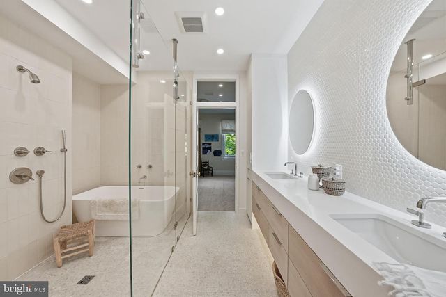 2806 27TH ST NW, Washington, DC 20008