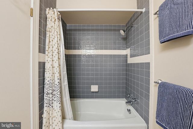 2806 27TH ST NW, Washington, DC 20008