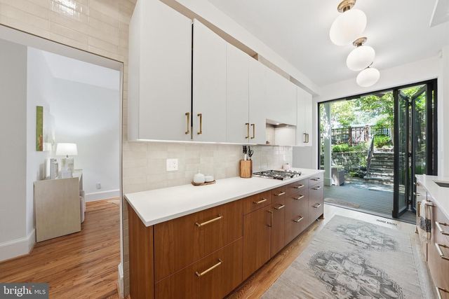 2806 27TH ST NW, Washington, DC 20008