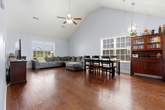 161 Ambridge St, Oak Grove, KY 42262