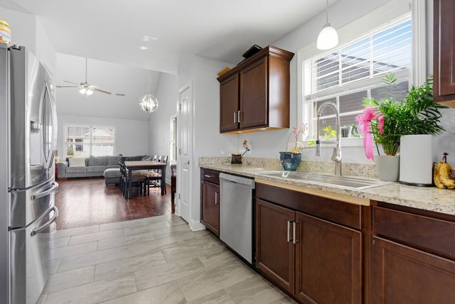 161 Ambridge St, Oak Grove, KY 42262