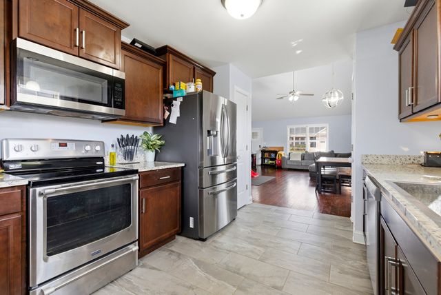 161 Ambridge St, Oak Grove, KY 42262