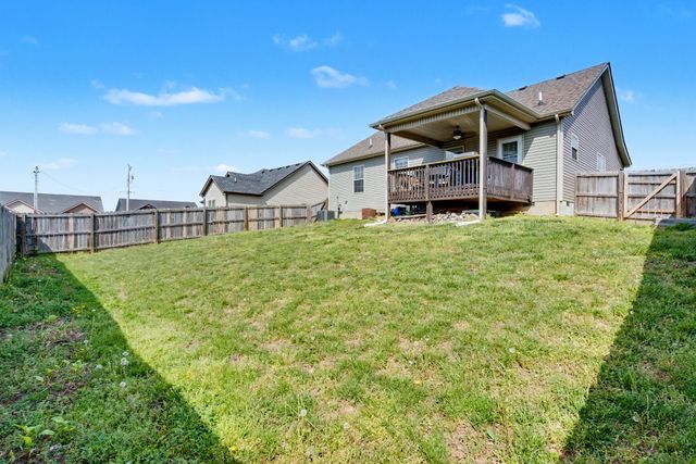 161 Ambridge St, Oak Grove, KY 42262