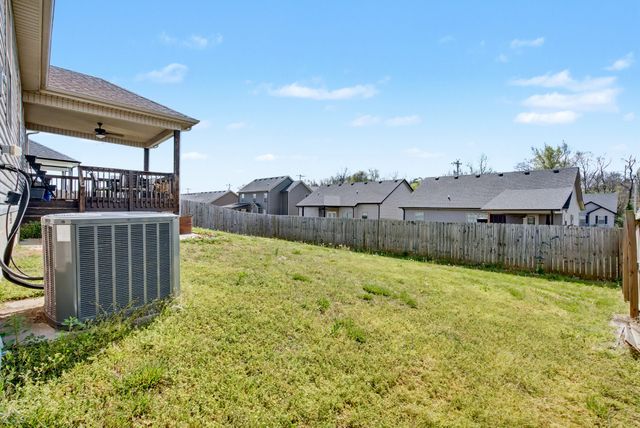 161 Ambridge St, Oak Grove, KY 42262