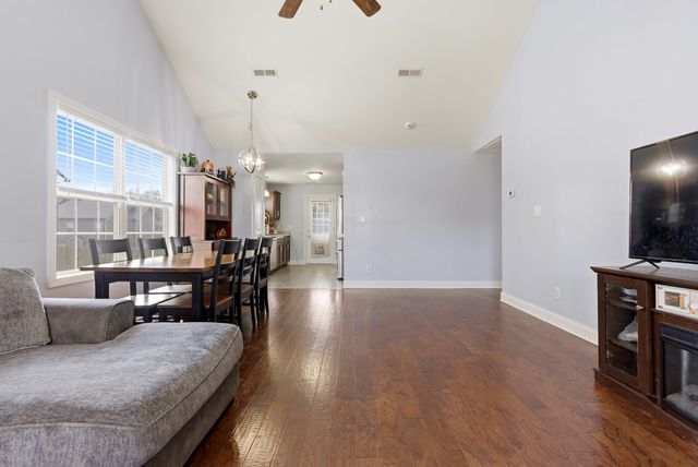 161 Ambridge St, Oak Grove, KY 42262