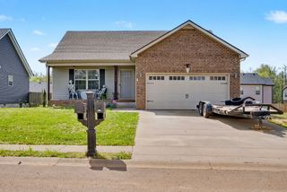 161 Ambridge St, Oak Grove, KY 42262