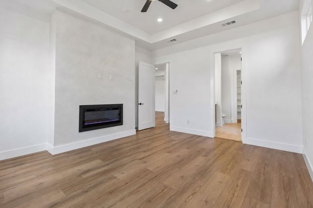 921 Woodcrest Drive, Lancaster, TX 75134
