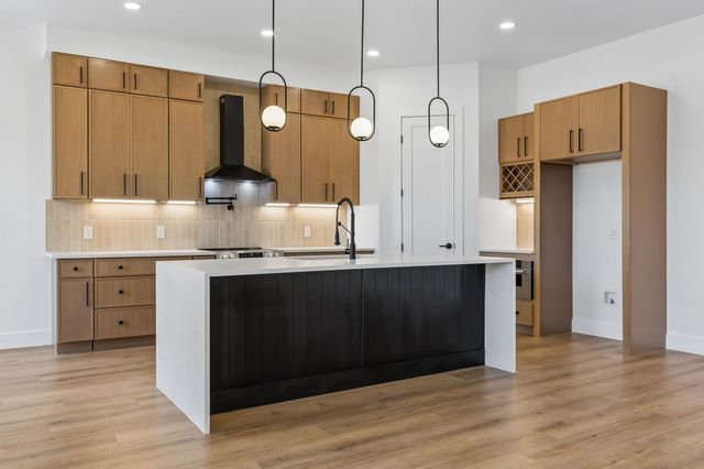 921 Woodcrest Drive, Lancaster, TX 75134