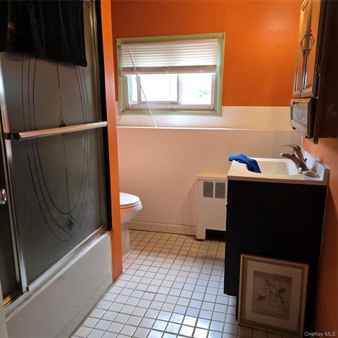 17 Grant Street, Roosevelt, NY 11575