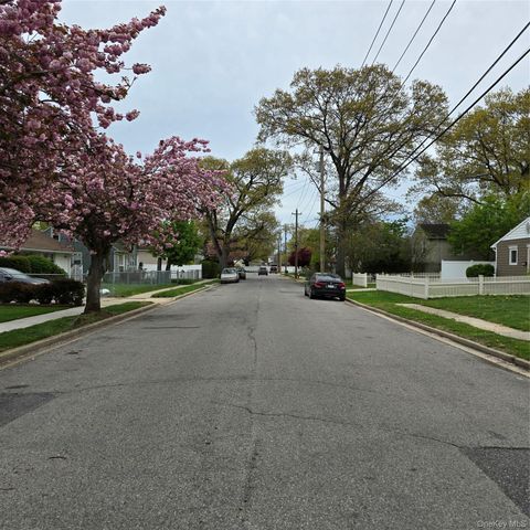 17 Grant Street, Roosevelt, NY 11575