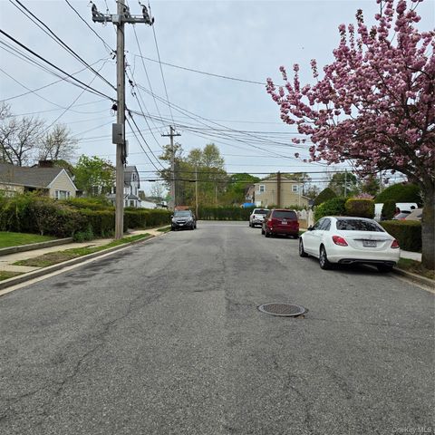 17 Grant Street, Roosevelt, NY 11575