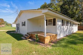 24 Sangster Road, Jesup, GA 31545