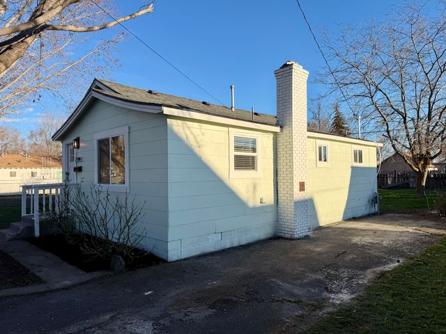 2144 White Avenue, Klamath Falls, OR 97601