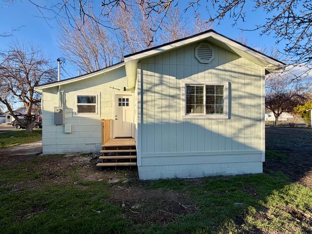 2144 White Avenue, Klamath Falls, OR 97601