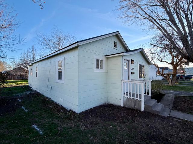 2144 White Avenue, Klamath Falls, OR 97601