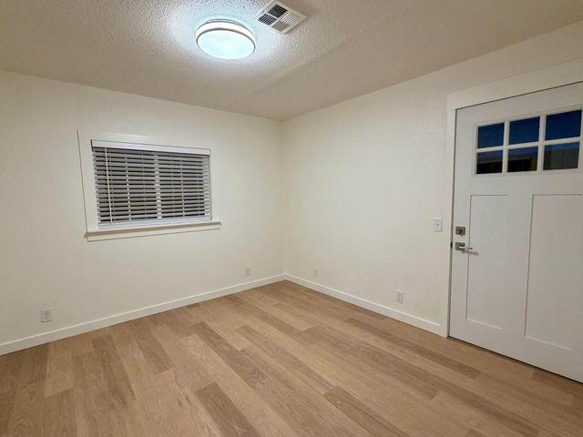 2144 White Avenue, Klamath Falls, OR 97601