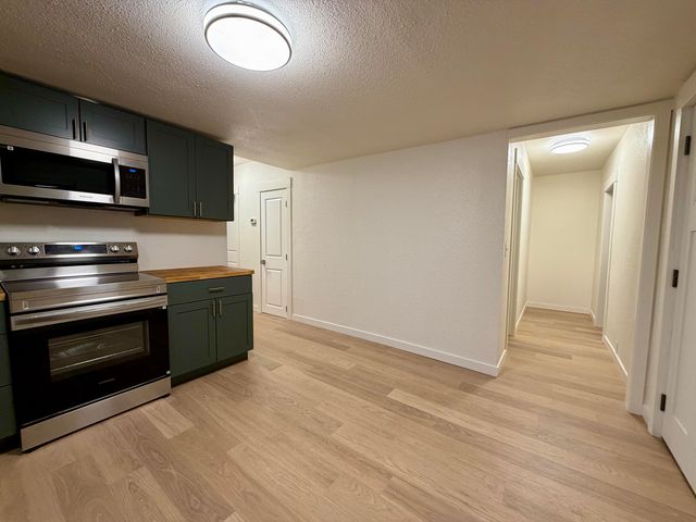 2144 White Avenue, Klamath Falls, OR 97601