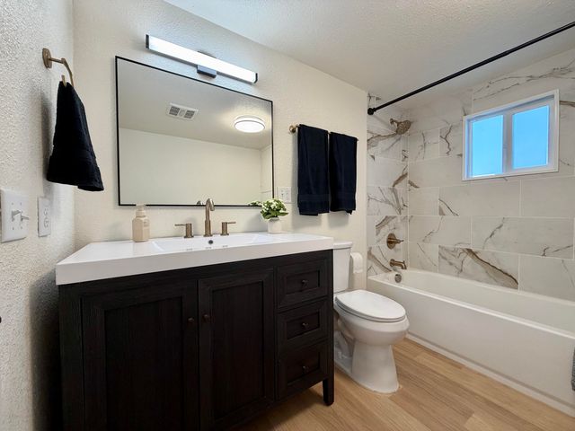 2144 White Avenue, Klamath Falls, OR 97601