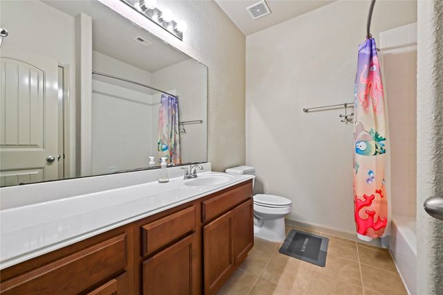 8706 Sunrise Canter Drive, Tomball, TX 77375