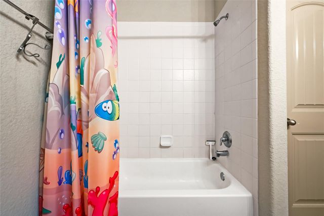 8706 Sunrise Canter Drive, Tomball, TX 77375