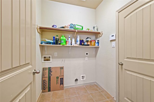 8706 Sunrise Canter Drive, Tomball, TX 77375