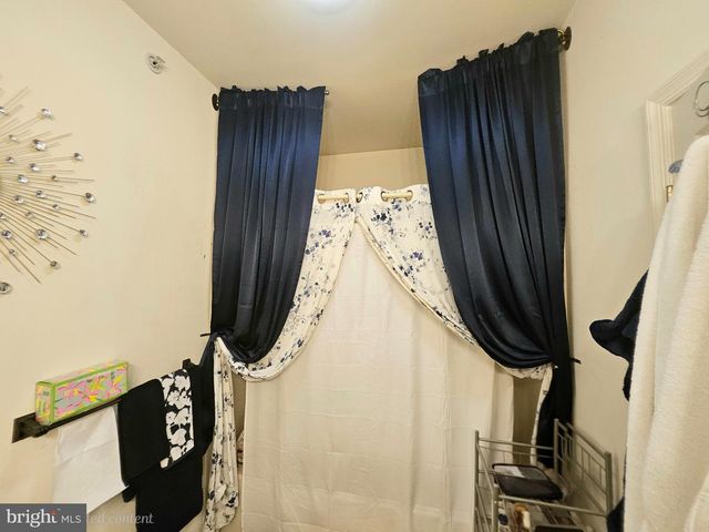 83 KYLE WAY, Ewing, NJ 08628