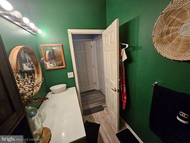 83 KYLE WAY, Ewing, NJ 08628