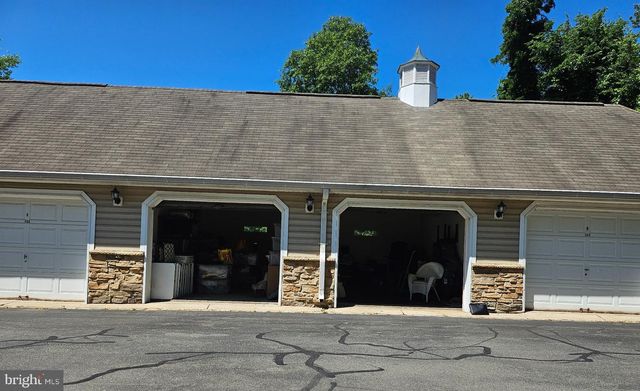 83 KYLE WAY, Ewing, NJ 08628