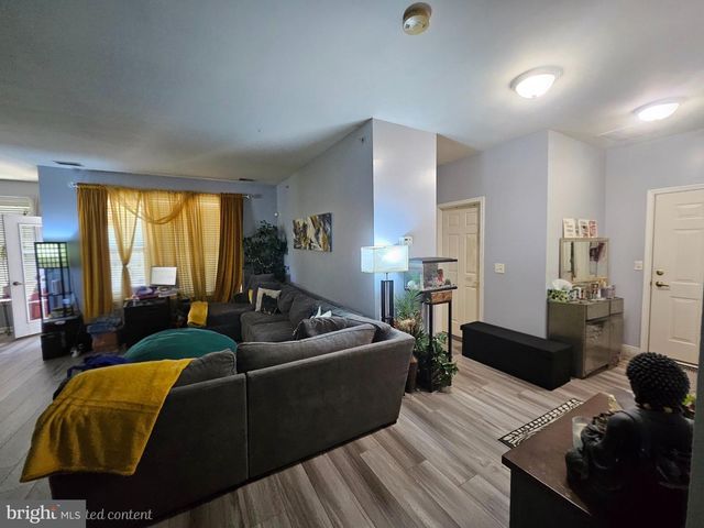83 KYLE WAY, Ewing, NJ 08628