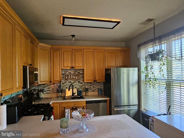 83 KYLE WAY, Ewing, NJ 08628
