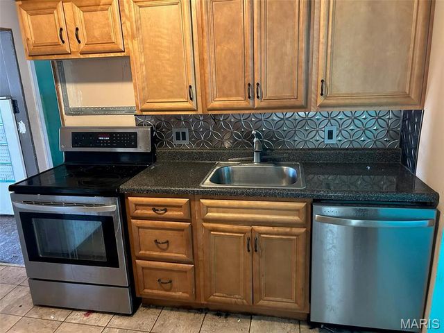 451 Hamilton Avenue, Wood River, IL 62095