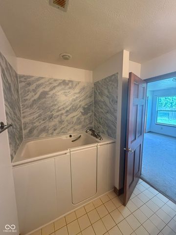 1338 Swan Drive, Franklin, IN 46131
