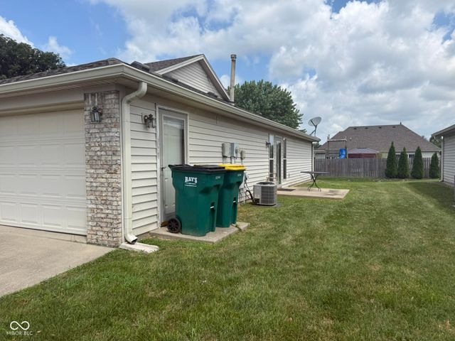 1338 Swan Drive, Franklin, IN 46131