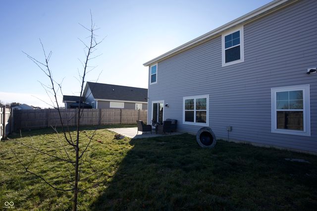379 Oakswept Way, Greenfield, IN 46140