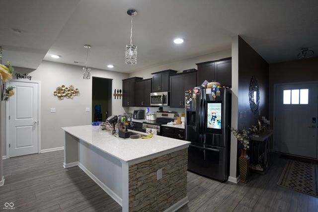 379 Oakswept Way, Greenfield, IN 46140