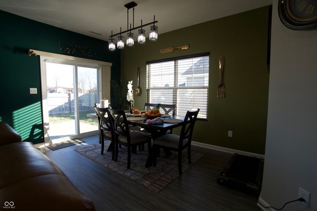 379 Oakswept Way, Greenfield, IN 46140