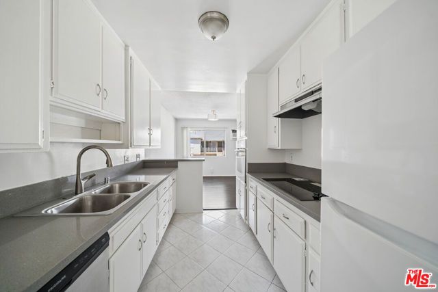 105 S Orlando Avenue 201, Los Angeles, CA 90048