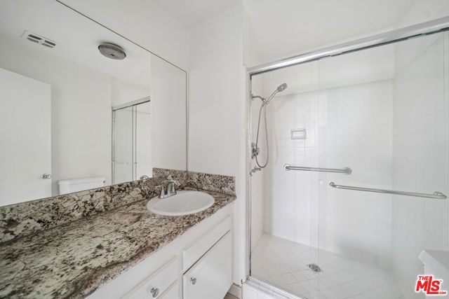 105 S Orlando Avenue 201, Los Angeles, CA 90048