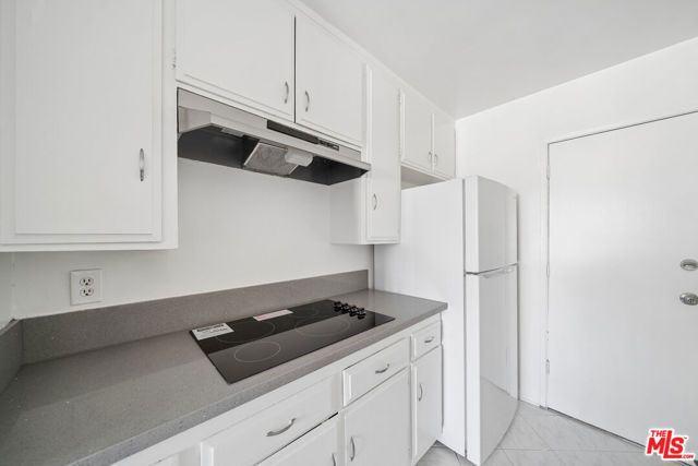 105 S Orlando Avenue 201, Los Angeles, CA 90048