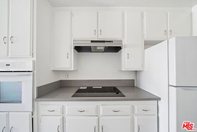 105 S Orlando Avenue 201, Los Angeles, CA 90048