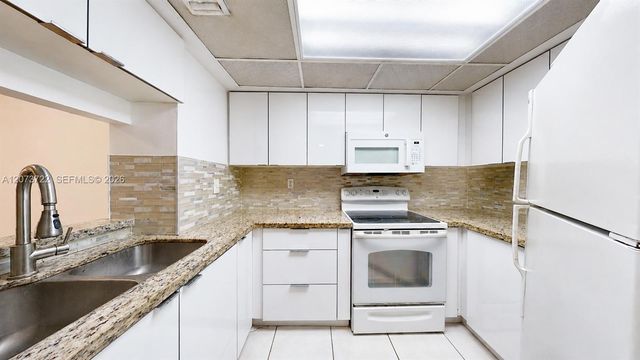 8275 SW 152nd Avenue D-209, Miami, FL 33193