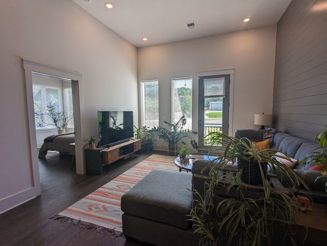 1507 Porter Rd Unit 101, Nashville, TN 37206