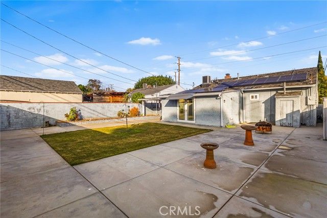 1817 N Hollywood, Burbank, CA 91505