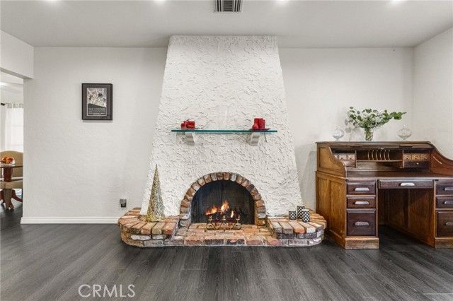 1817 N Hollywood, Burbank, CA 91505