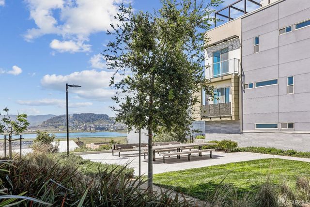 52 Kirkwood Avenue 322, San Francisco, CA 94124