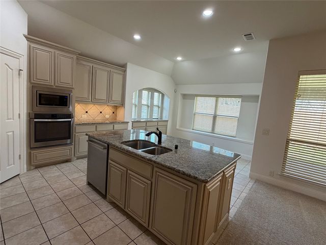 513 Harvest Trail, Midlothian, TX 76065
