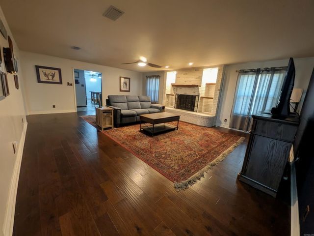 1098 Quapaw, Camden, AR 71701